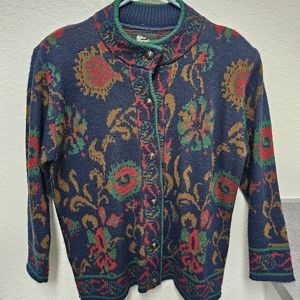 Silver Threads Ltd. Petite Knits very beautiful vntg sweater size medium-Large.